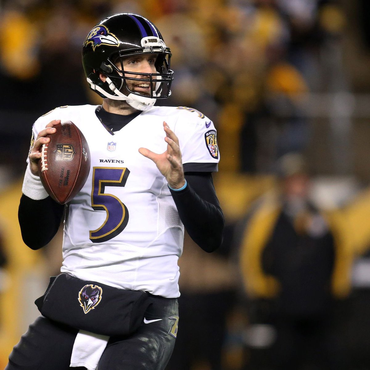 Gamergod29's tweet photo. Joe Flacco vs Rams:

23/44 
254 yards 
2 TD’s 
1 INT
Helped the Ravens get a 2 game lead in the AFC North 

If this is the last time, thank you for everything you will always be elite goat ❤️ https://t.co/h12dzIHjjL