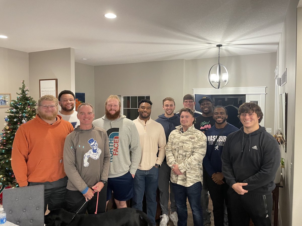CraigSchurig's tweet photo. Great group of seniors  leaders on the field in the classroom and in Topeka! #Family https://t.co/dKtPeYRNQU