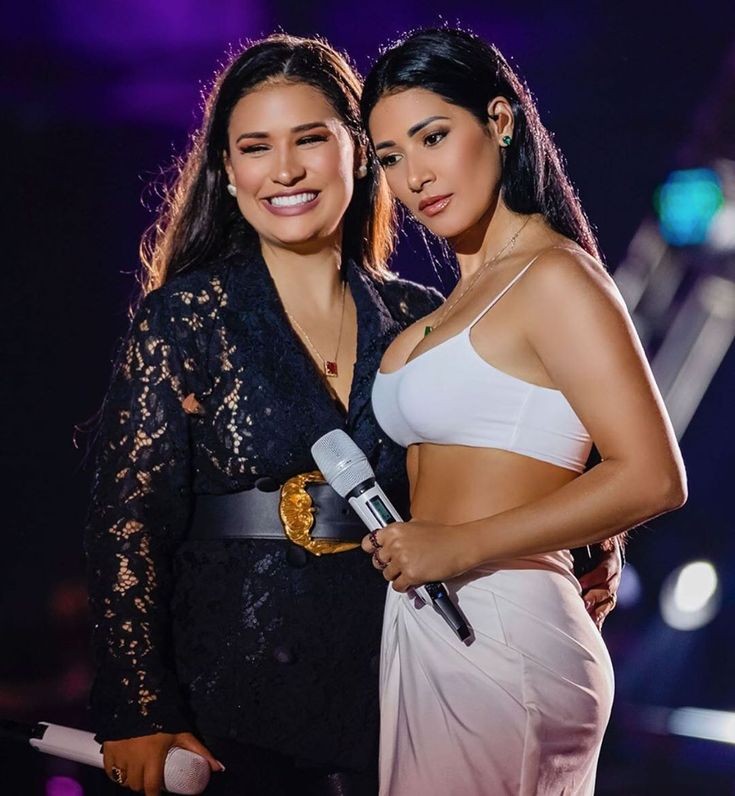 portalAnittas's tweet image. As cantoras mais seguidas do YouTube:

#1. Marília Mendonça - 26,2M {=}
#2. Anitta - 17,4M {=}
#3. Simone e Simaria - 11,5 {=}
#anitta #simonesimaria #MaríliaMendonça