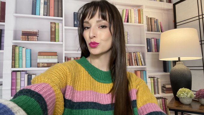 I&rsquo;m heating up the holidays at https://t.co/yhHyKXB7pg https://t.co/oeh5YBo6w2<a href="/tag/sweaterpuppies"class="tags"><span>#sweaterpuppies</span></a>