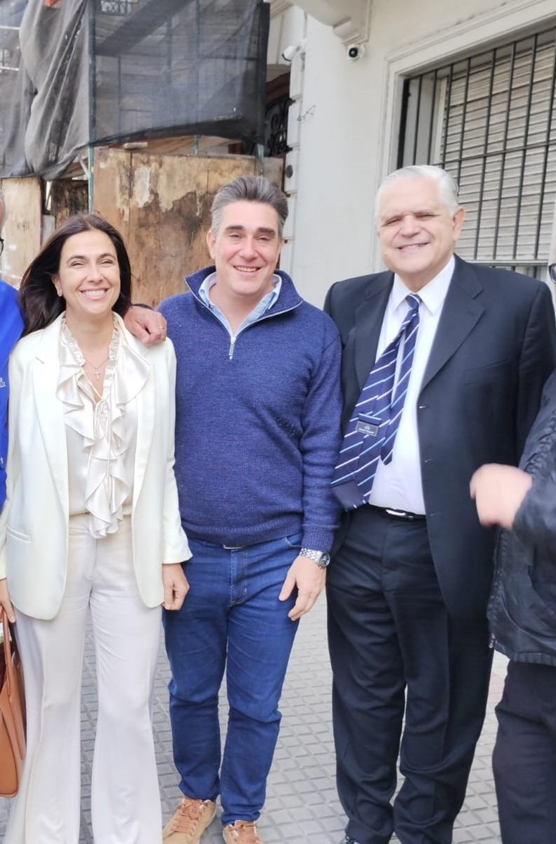 NicolasMelian4's tweet photo. Sr Presidente @JMilei fiscalicé y lo voté a ud para que sea presidente y formara un gobierno con idóneos y honestos. Mis líderes @mauriciomacri y @PatoBullrich nos pidieron que lo apoyemos. Lo hicimos. En su gobierno hay IMPRESCINDIBLES como @eugetale @JavierJiguacel que NO ESTÁN https://t.co/E0xB3ylT0U