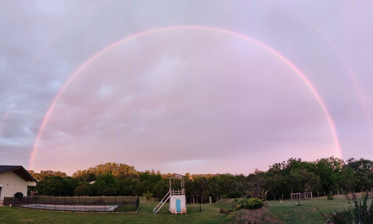 La tarde anduvo corta de arcoiris 🌈