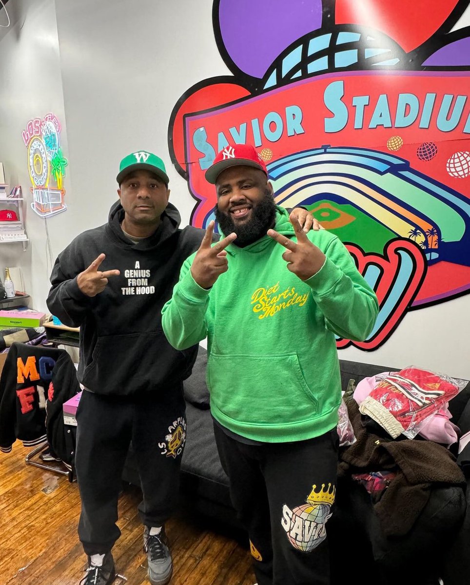 JaeTips's tweet photo. Shoutout @Wallo267 pulling up the bronx . Appreciate the support and free game https://t.co/Kxp9Sfx1Wa