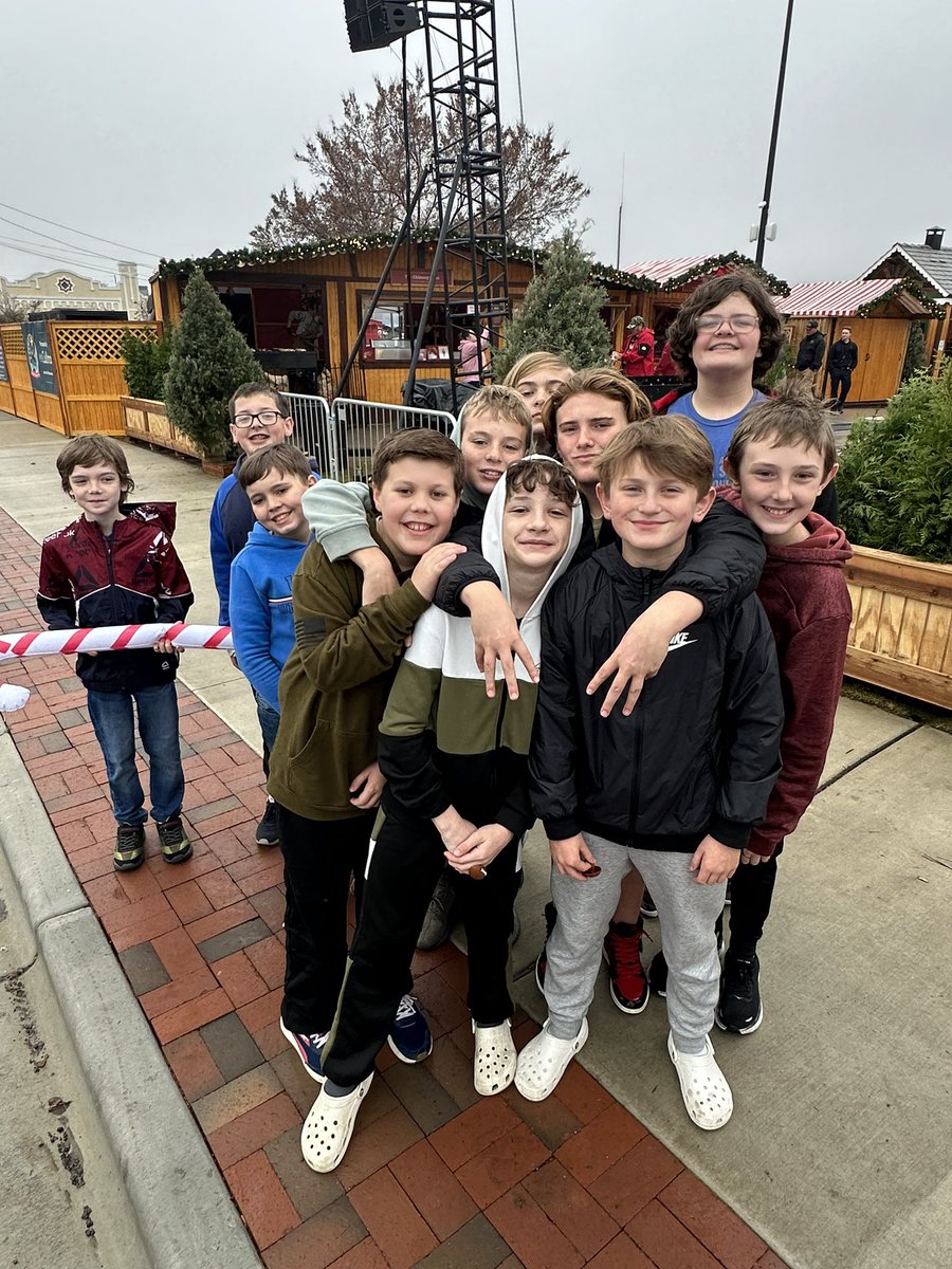 TokarEES's tweet photo. We had a blast on our field trip! @mellieguh @6thEast https://t.co/Iz5l6jp6SX