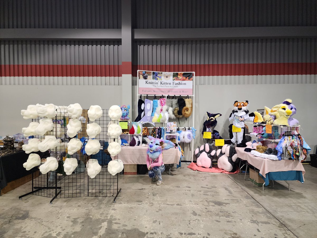 KnittinKittenF's tweet photo. All of our six premade fursuits found a new home! 
We thank everyone who stopped by our booth and said hi. 

#mff #furry #manokit #fursuitmaker #fursuit #mffdealer #mff2023 #premadefursuit #manokit #fursona #dealersden https://t.co/6EWSXGyFmC
