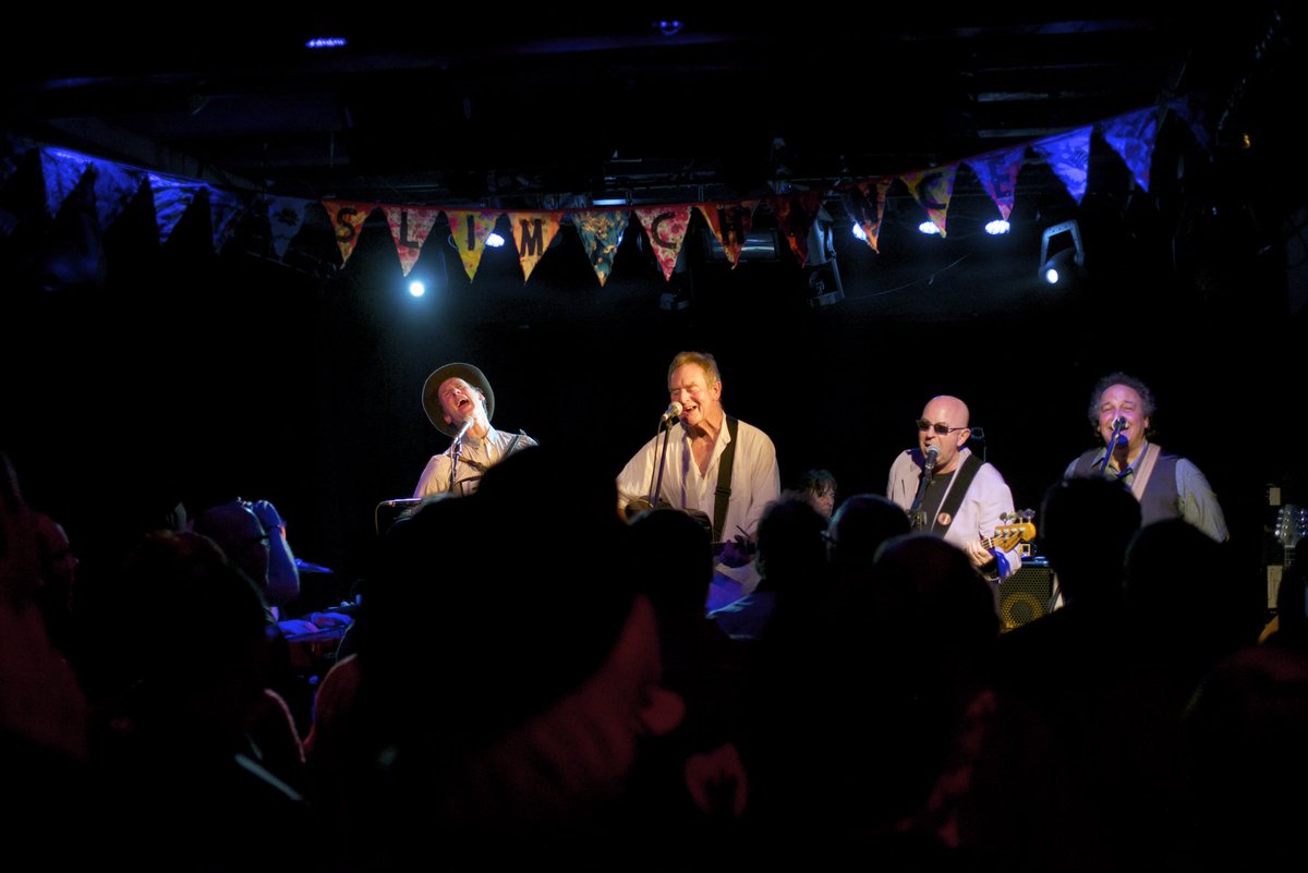 Charlie Hart tweet media