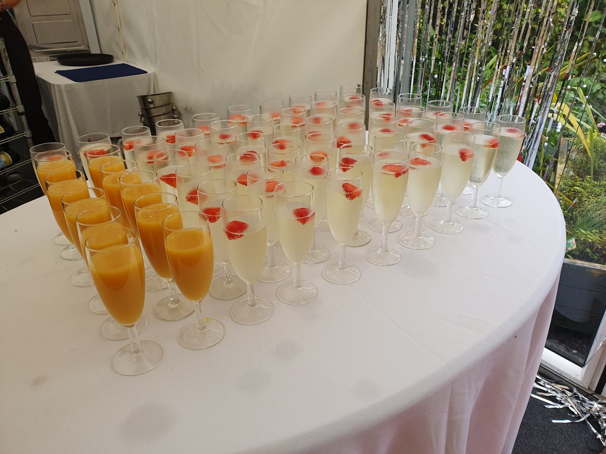 ChesCocktails's tweet photo. Happy Sunday! A 'throwback' in time to Pat's 80th birthday party with a 100 guests attending in a lovely marquee. x 🍹🍷🍸🍺🥂🙂
#marqueescom #natwich #jukejamuk https://t.co/1xLnhHiUQO