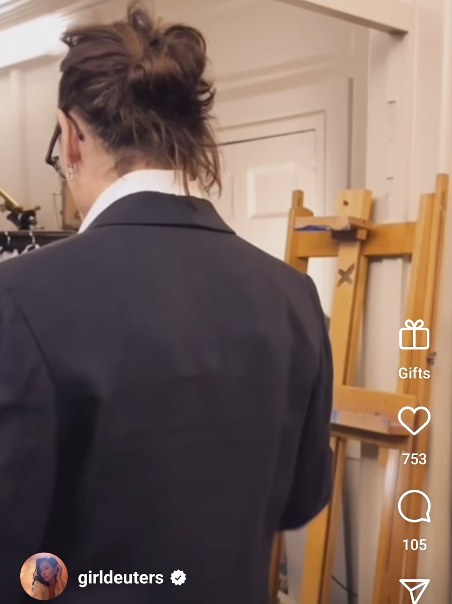Zee28___'s tweet photo. Round two... 👀🔥😂

#JohnnyDeppManBun #JohnnyDepp
#JohnnyDeppIsLoved #WetAgain 💦 https://t.co/qrknVzzsoz
