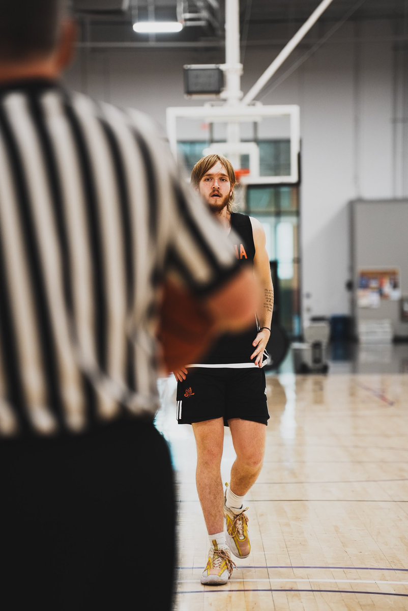 AzSolBasketball's tweet image. First game:

*= Four players scoring in double digits📈‼️

@Deloading3 26pts/ 2ast/3st/ 4reb*
@ccollins0016 20pts/ 12reb/ 2ast/1blk*
@Tyhelms77 12pts/7ast/ 2reb/4st*
@WELAMPA 10pts/2st/ 2reb*
@peyton_J_smith 9pts/6reb/2st
@AntonioM2022 6pts/2st/3reb

@Coachjay0524 @hoops_scout11