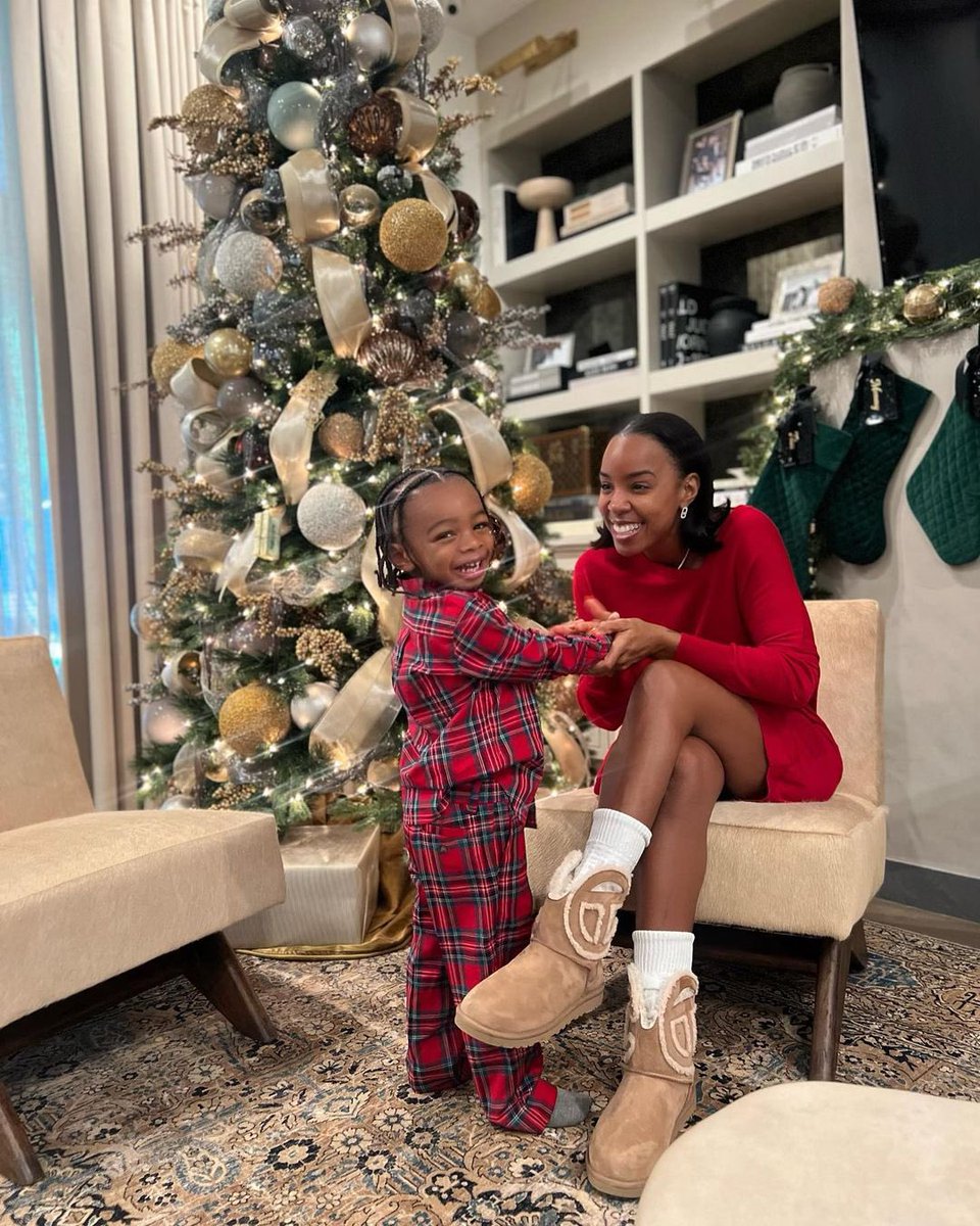KELLYROWLAND's tweet photo. It’s the ✨holiday season ✨ thank you @JanieandJack for the continuous support to @baby2baby! Join me in visiting Janie and Jack stores to give back to Baby2Baby at check out to help make an impact on families who needs it the most this holiday season! ♥️🙏♥️ https://t.co/bQXPGPIxJ1