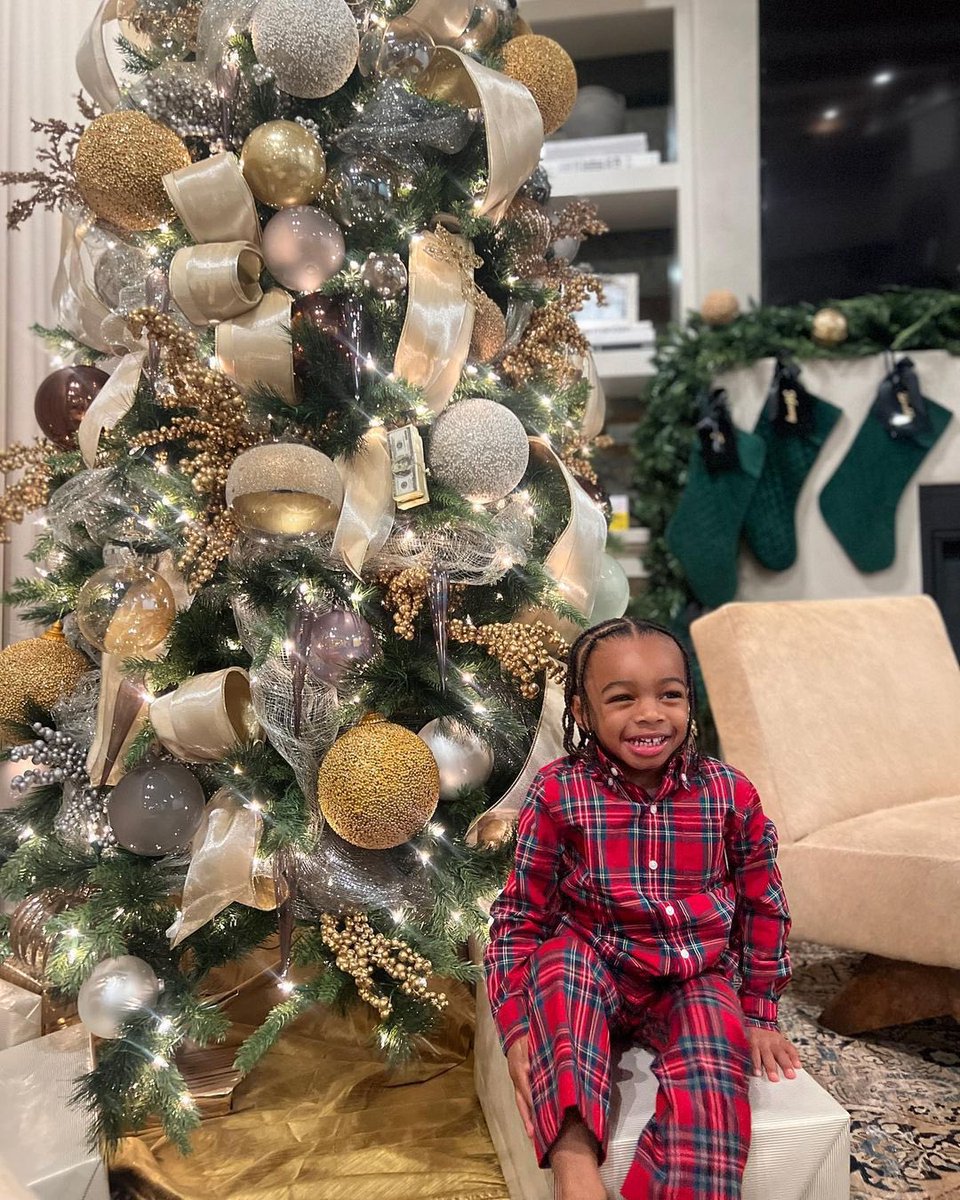KELLYROWLAND's tweet photo. It’s the ✨holiday season ✨ thank you @JanieandJack for the continuous support to @baby2baby! Join me in visiting Janie and Jack stores to give back to Baby2Baby at check out to help make an impact on families who needs it the most this holiday season! ♥️🙏♥️ https://t.co/bQXPGPIxJ1