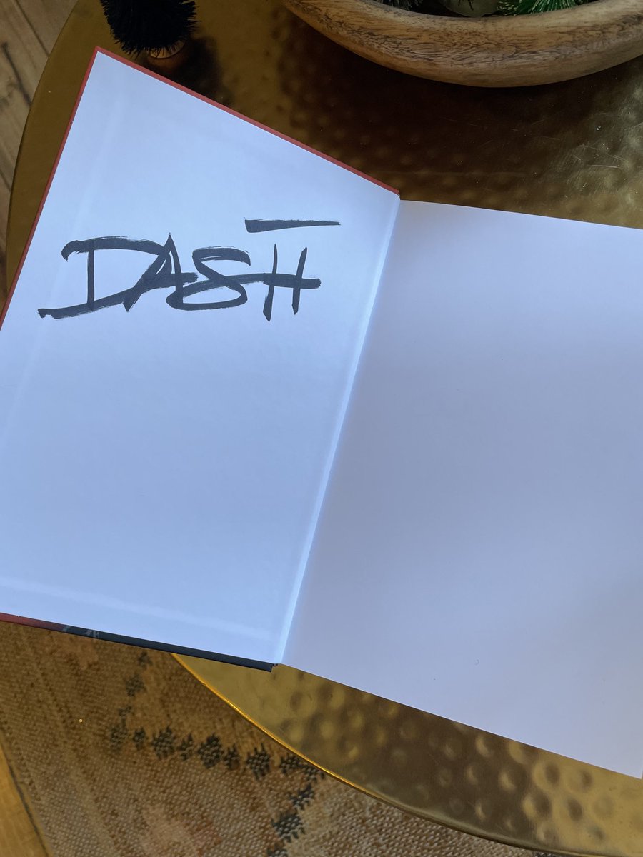 rusallen's tweet photo. Be jealous Hoes๐๐ผโโ๏ธ โฆ@insertdashโฉ
#ongreen #dash #signedcopy https://t.co/NsTIf2aVYg