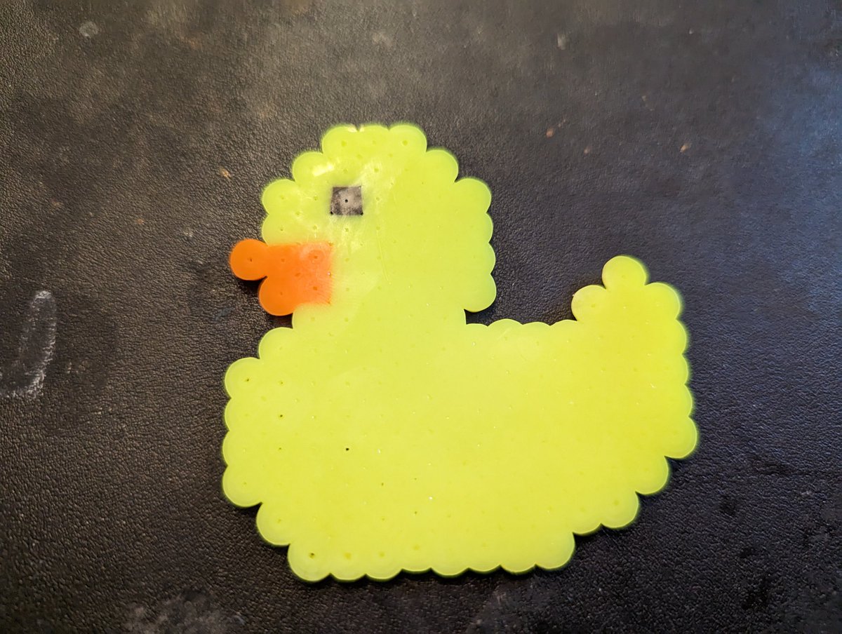 Saw you takin a bath... Mind if I join you 😏

#rubberduck #joke #pixel #pixelart