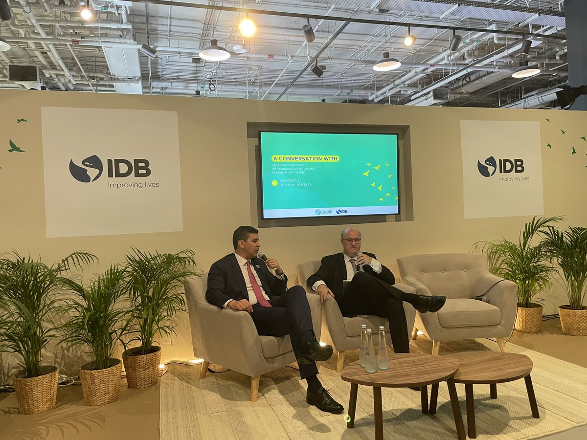 cgoralewskih's tweet photo. Acompañé al Presidente @SantiPenap en los primeros días de la @COP28_UAE en dónde representantes de todos los países  se encuentran compartiendo ideas clave para abordar los desafíos climáticos globales hacia un futuro sostenible #COP28 #GobiernoDelParaguay https://t.co/tNbxf0cKPx
