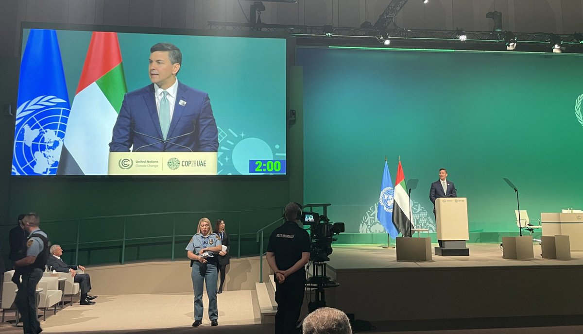 cgoralewskih's tweet photo. Acompañé al Presidente @SantiPenap en los primeros días de la @COP28_UAE en dónde representantes de todos los países  se encuentran compartiendo ideas clave para abordar los desafíos climáticos globales hacia un futuro sostenible #COP28 #GobiernoDelParaguay https://t.co/tNbxf0cKPx