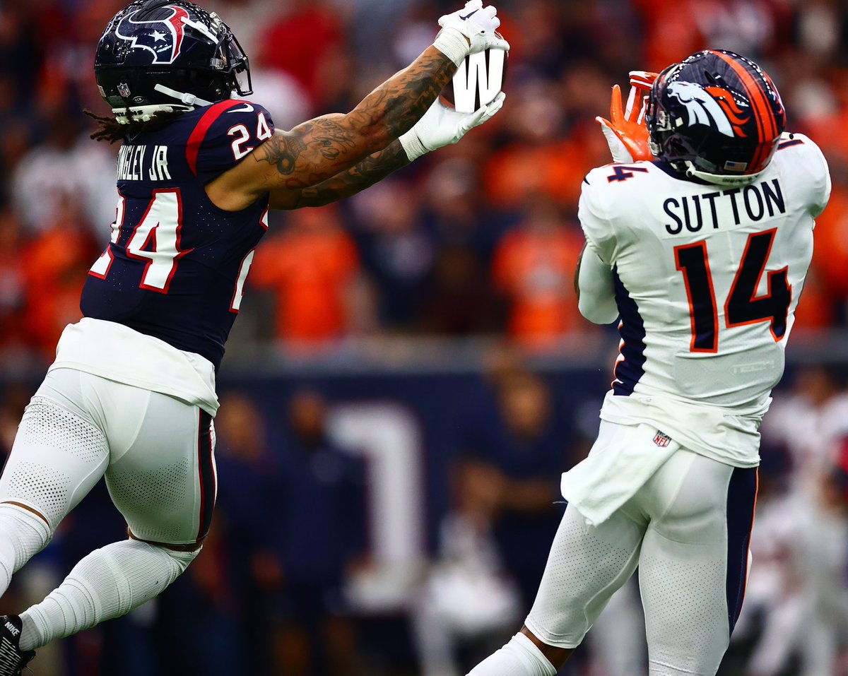 HoustonTexans's tweet photo. Catching the W 😤 https://t.co/WeM6b7telU