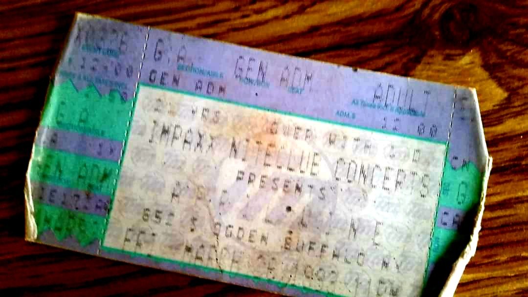 An extremely faded concert ticket from an April Wine show, 30 years ago. One of the many times I was fortunate to see them. RIP @MylesGoodwyn