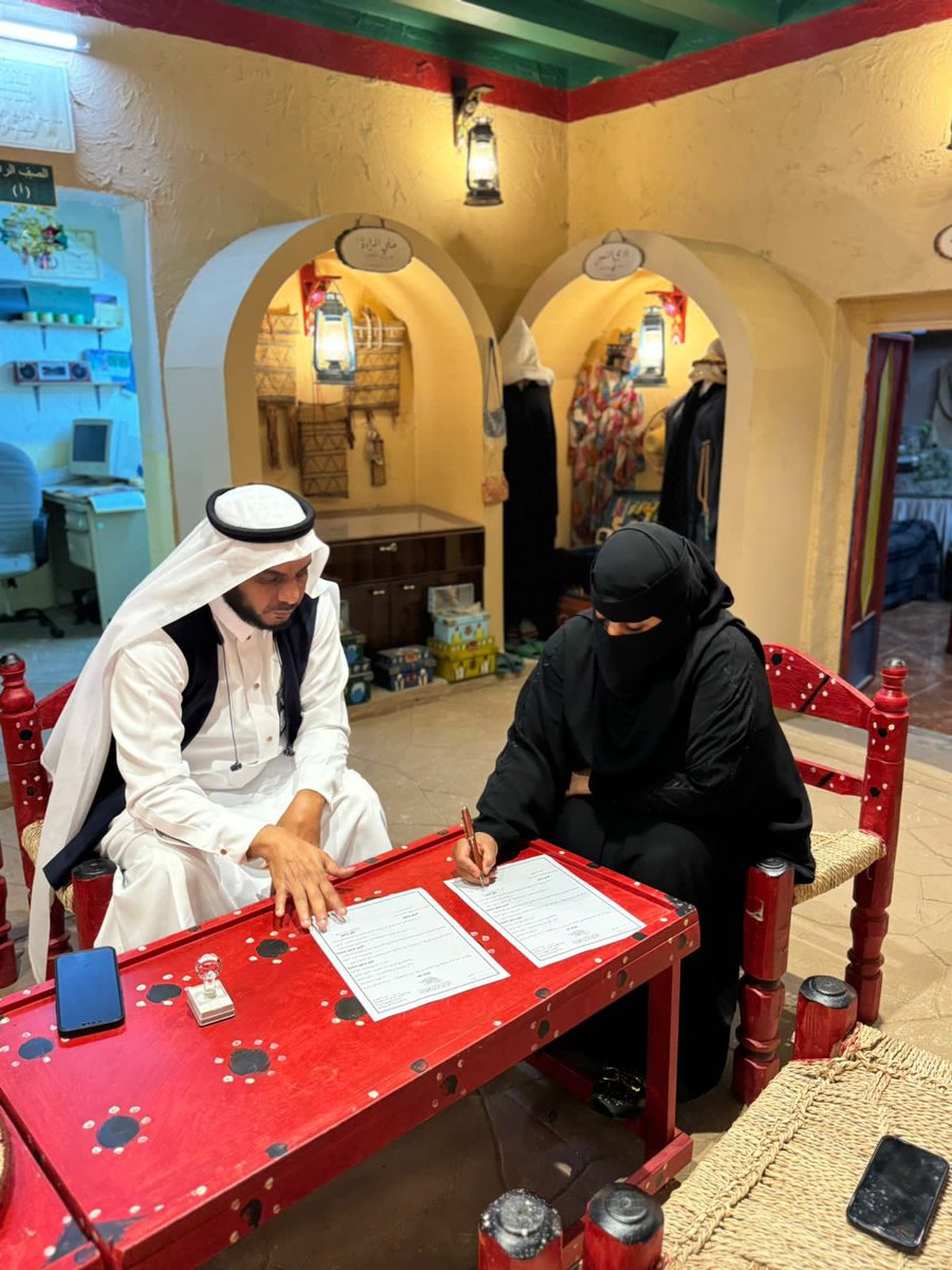 TBilghazi's tweet photo. سعدنا في #متحف_بلغازي_التراثي
بزيارة صحيفة مجد الوطن الرسمية وتوقيع عقد الشراكة بين المتحف والصحيفة ويمثلها الأستاذ صالح جوحلي.
كما سعدنا بالتكريم بدرع من قبل ممثل الصحيفة بمناسبة حصول المتحف على الترخيص . https://t.co/ZQLSQkNv70