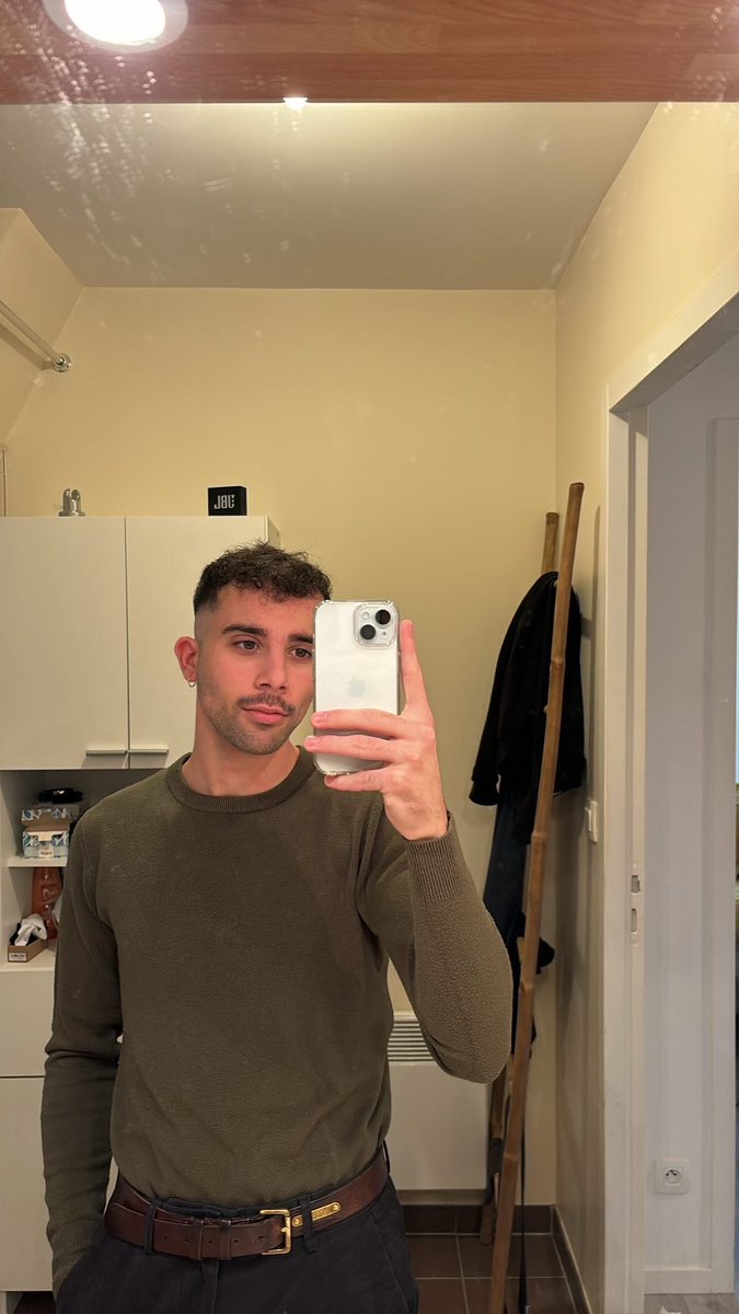 Noctoto's tweet photo. Ti passage chez le coiffeur qui fait du bien 😇 #LGBTQIAOpenYourCalendar https://t.co/y21ZtIaDSX