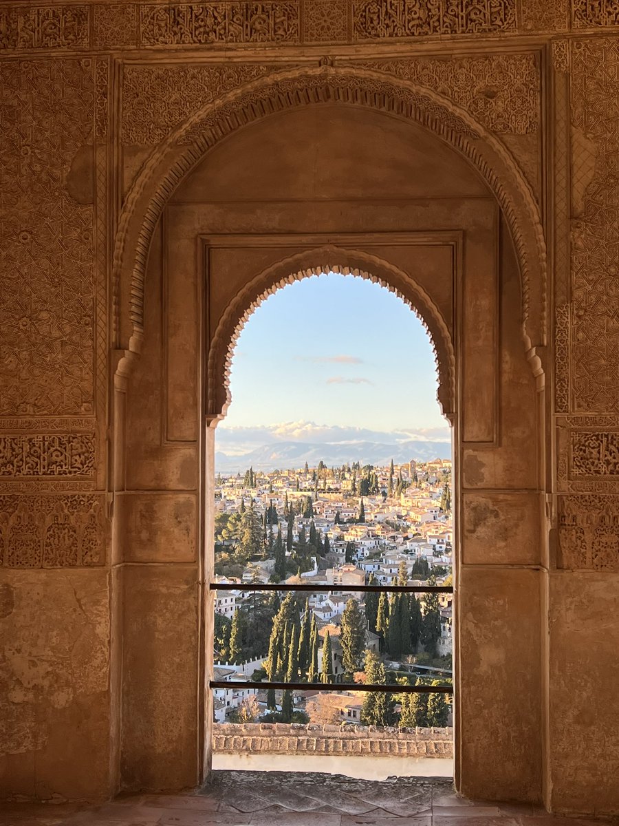 koshkin85's tweet photo. The #BLADDR23 mtg picks great locations and great faculty. Malaga and Andalusia were spectacular.
As were discussions with @bkonety @mdesantis234 @Achard_Verane @achoud72 @AlessiaCim @nachoduranm and many others about #BladderCancer @IBCG_BladderCA @BladderCancerUK https://t.co/Nu5U7t7gl6