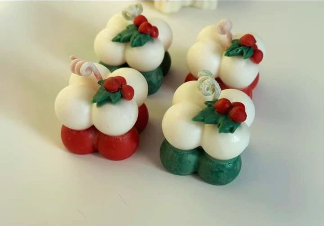aromatic_flames's tweet photo. "Sorry Santa that's not a cookie, it's my christmas candle."

Illuminate your Christmas with fairy lights and enhance the ambiance with our fragrant candles.

DM to order now 

#scentedcandles 
#Christmasgifts 
#ChristmasParty 
#christmastime 
#ChristmasIsComing https://t.co/rhTUEsv1aa