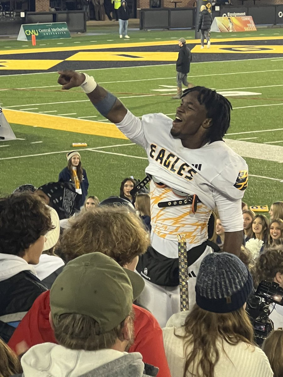 jacoreylove_8's tweet image. 💪🏾🦅#WAREAGLES #STATECHAMPS #CLASS6