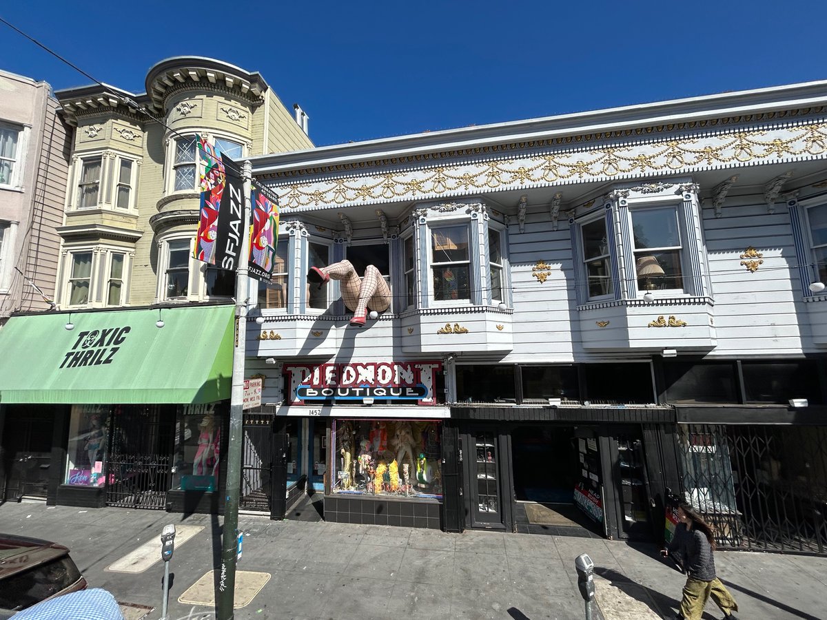 Haight Ashbury street and Jimi Hendrix house #SanFrancisco