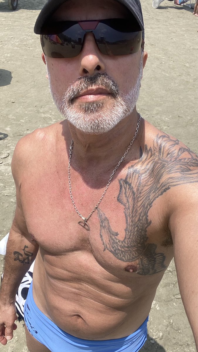 Junni40's tweet photo. Deu praia hj https://t.co/x1qE8qzn3L