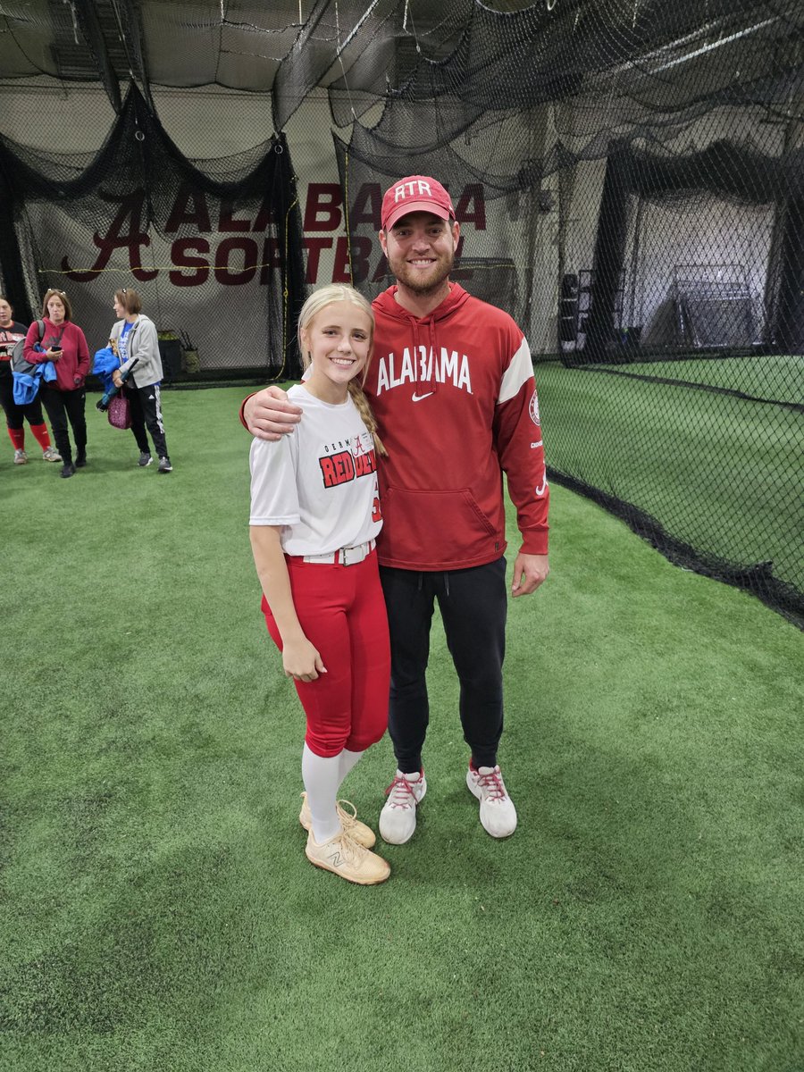 Bellematthews55's tweet photo. I had a great time at Alabama pitching camp. Thank you, @AlabamaSB, for running a great camp. Also, thank you to @jordan_nailling and her parents for coming to Tuscaloosa to catch me. #RedDevil4life @RedDevils16U @UACoachMurphy @lmcmahon7 @RyanIamurri32 @kaylabeaverr https://t.co/3Ce8aSEQsb