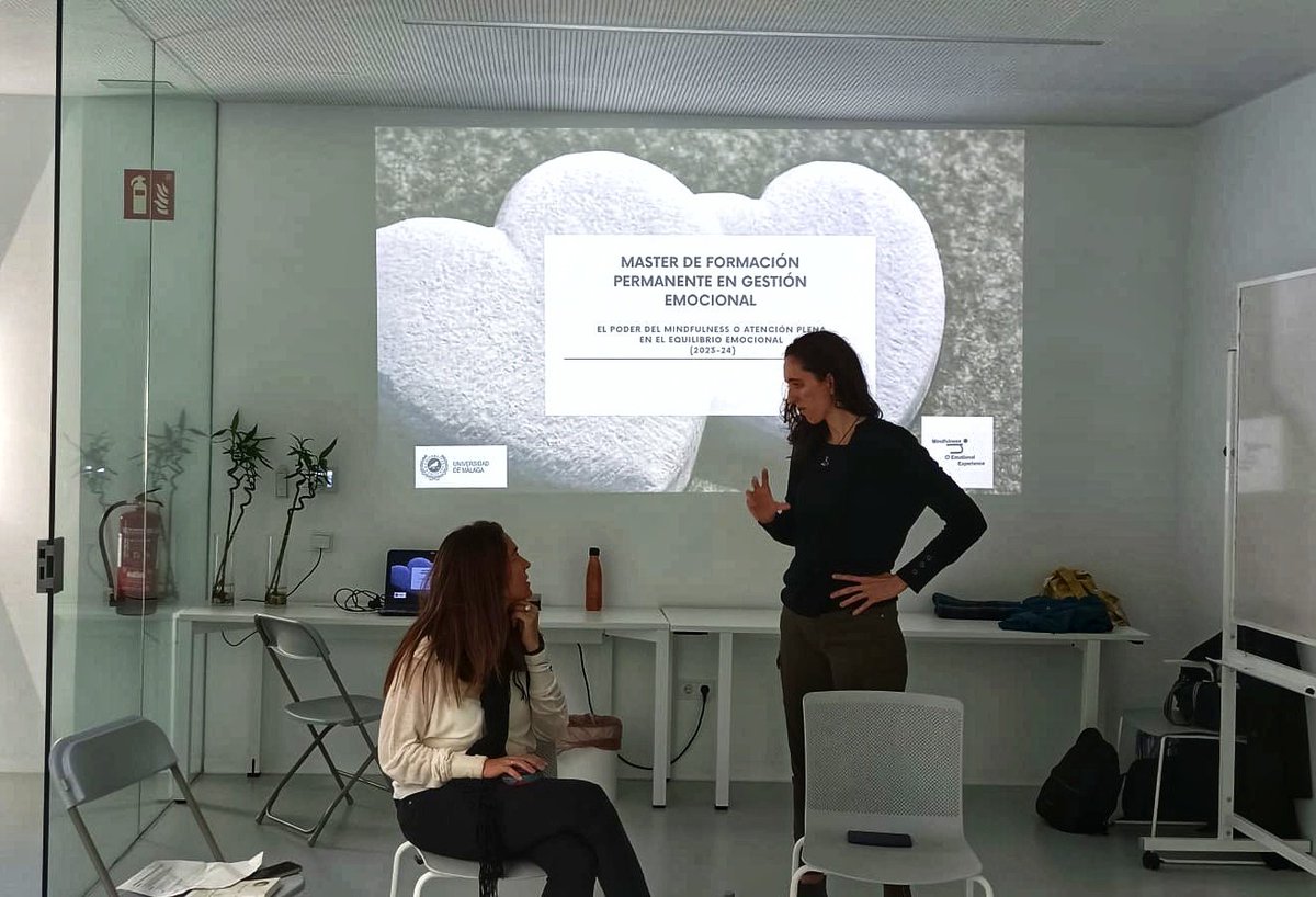 IEplena's tweet photo. Este fin de semana hemos profundizado en la percepción y expresión emocional a través de la Atención Plena en el Programa #PINEP con nuestras compañeras Cristina Sahuquillo Jiménez y @ToMorenoPsy en el Máster de Mindfulness y Equilibrio Emocional @InfoUMA https://t.co/DPO0O8RXTR