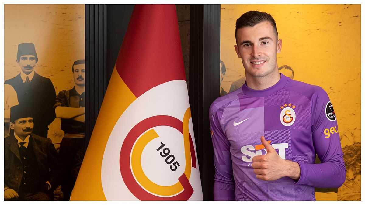 Hablemos de Iñaki Peña

-Se va a Turquía y le recomienda clínica capilar a Ter Stegen (lo devuelve a su prime)

-Trabaja a lo callado y espera su oportunidad pacientemente a diferencia de Arnau Tenas

-Se lesiona Ter Stegen y se saca el rabo en cada partido

MAESTRO DE CEREMONIAS