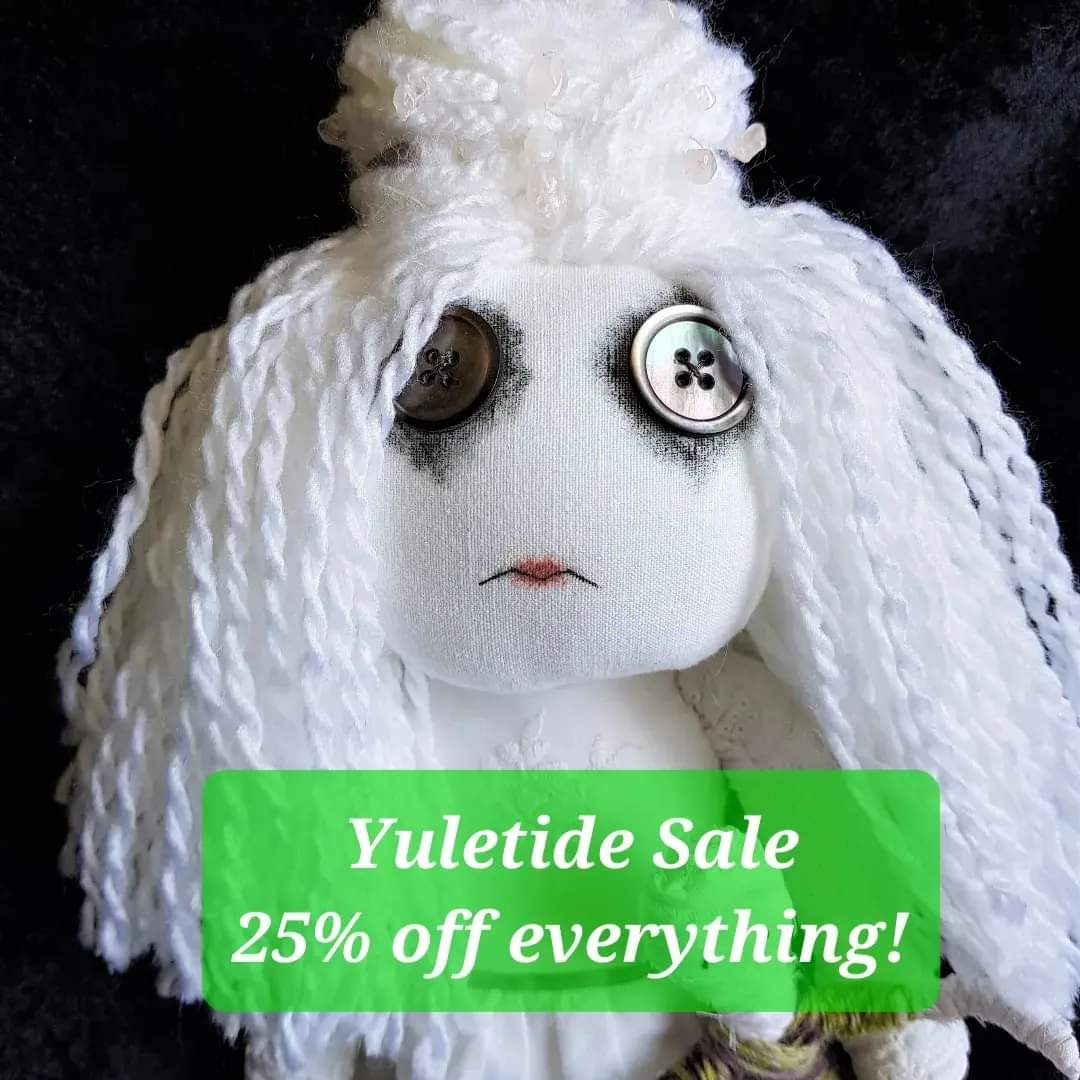Just in time for Yuletide the Hookland Doll Emporium is having a 25% off sale on everything.

Mistress Crowsigh has a new venture to focus on in the New Year so will only be creating large OOAK pieces when the muse sings in her ear.

etsy.com/uk/shop/Hookla…
