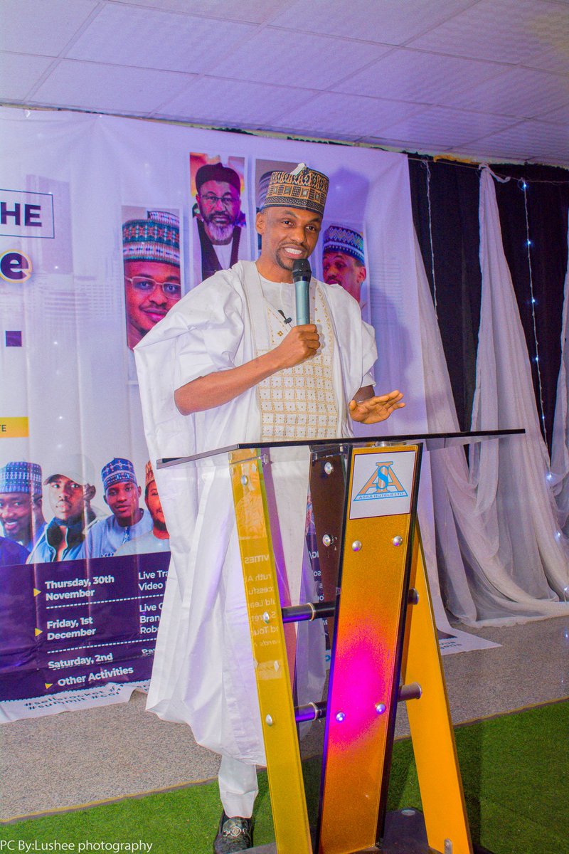 AhmedAdamu's tweet photo. Yesterday, in Kaduna I delivered a lecture on Innovative Thinking in Digital Marketing to the young Digital Marketers from across the Northern Nigeria during the #sellsrocketconference2023. I also received Award from them. https://t.co/GMBVL5U4mC