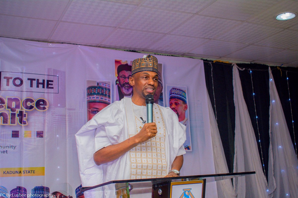AhmedAdamu's tweet photo. Yesterday, in Kaduna I delivered a lecture on Innovative Thinking in Digital Marketing to the young Digital Marketers from across the Northern Nigeria during the #sellsrocketconference2023. I also received Award from them. https://t.co/GMBVL5U4mC
