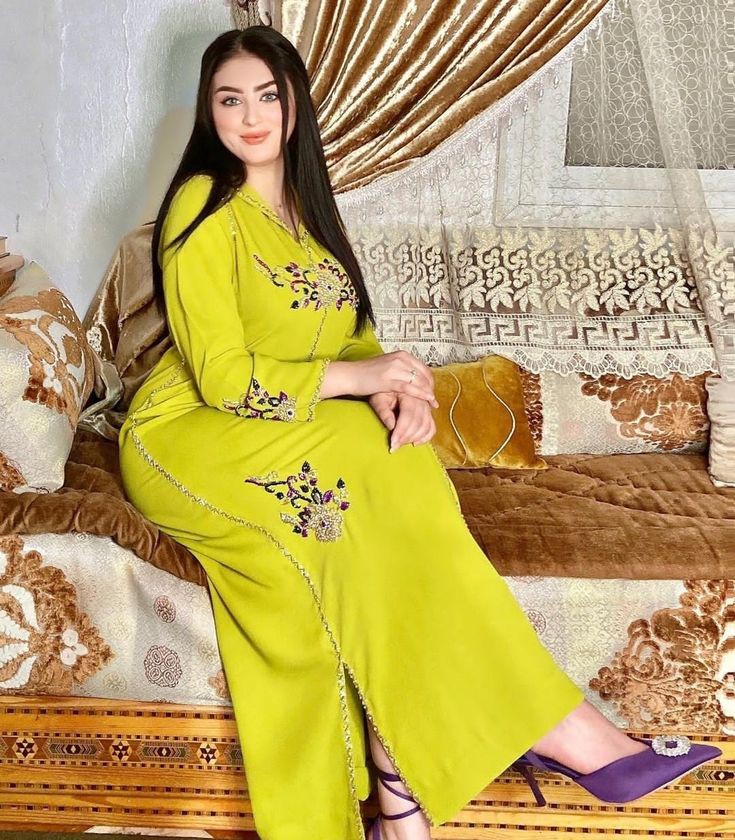 اللي حابب يسهر والمحروم واللي يشتي نتقابل يجي خاص نتفق