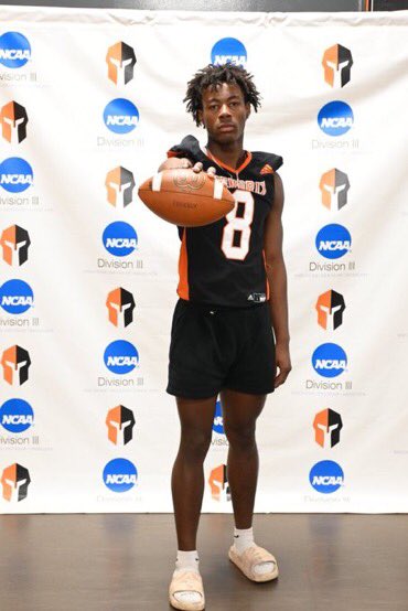 ChrisStr006's tweet photo. Had a great time at Hendrix College this morning thankful for the opportunity @CoachSchultz_DC @hendrixcollege @FbCougar https://t.co/NUzd65DdZG