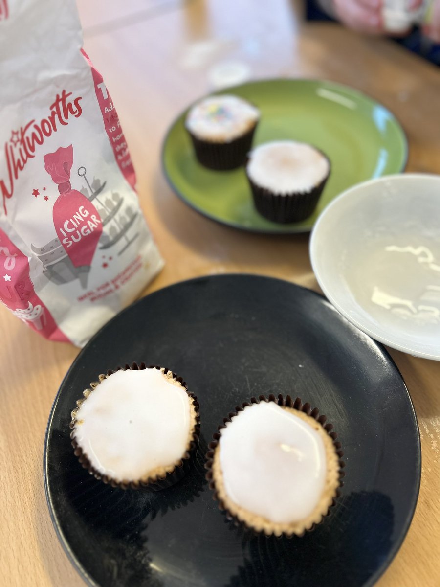 McaWellbeing's tweet photo. Our students had lots of fun decorating cupcakes and exploring their creative side! 
@DeltaManorCroft 
#cupcakedecorating 
#hobbies 
#selfesteem https://t.co/DWSm0XM2y7