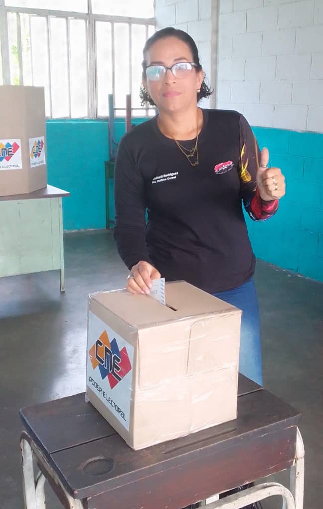 Nuestra Camarada Secretaria Responsable del Municipio Caroni Alice Rodríguez Dijo Presente a la defensa por nuestro territorio Esequibo 🇻🇪 

#ElEsequiboEsNuestro 
#5VecesSí 
#yovoto5vecessí
instagram.com/p/C0Z5KoUO8el/…