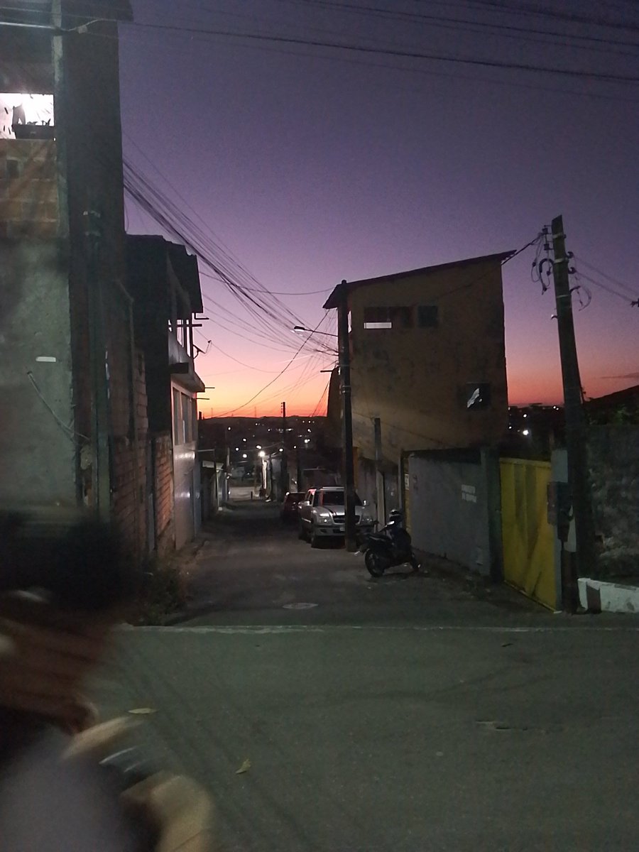 Tirei essa foto do céu no segundo dia do Enem, boas e mas lembranças desse dia
#photodump