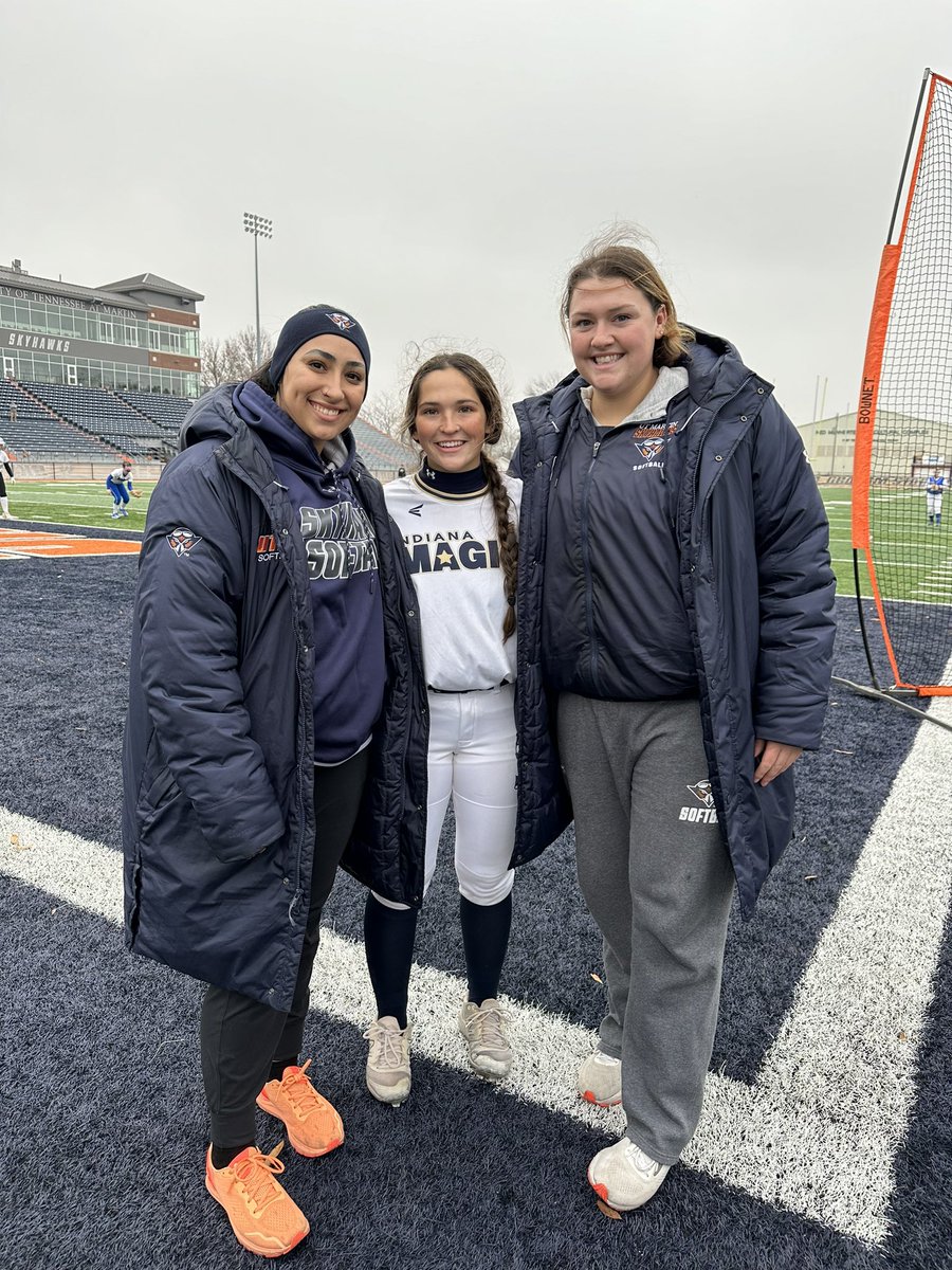 Had an amazing time at @UTMSoftball camp yesterday! Thank you so much @bdunn6466 @ChelseaEFarmer @KalliePickens and Coach Amanda for your time!! @MagicNeace