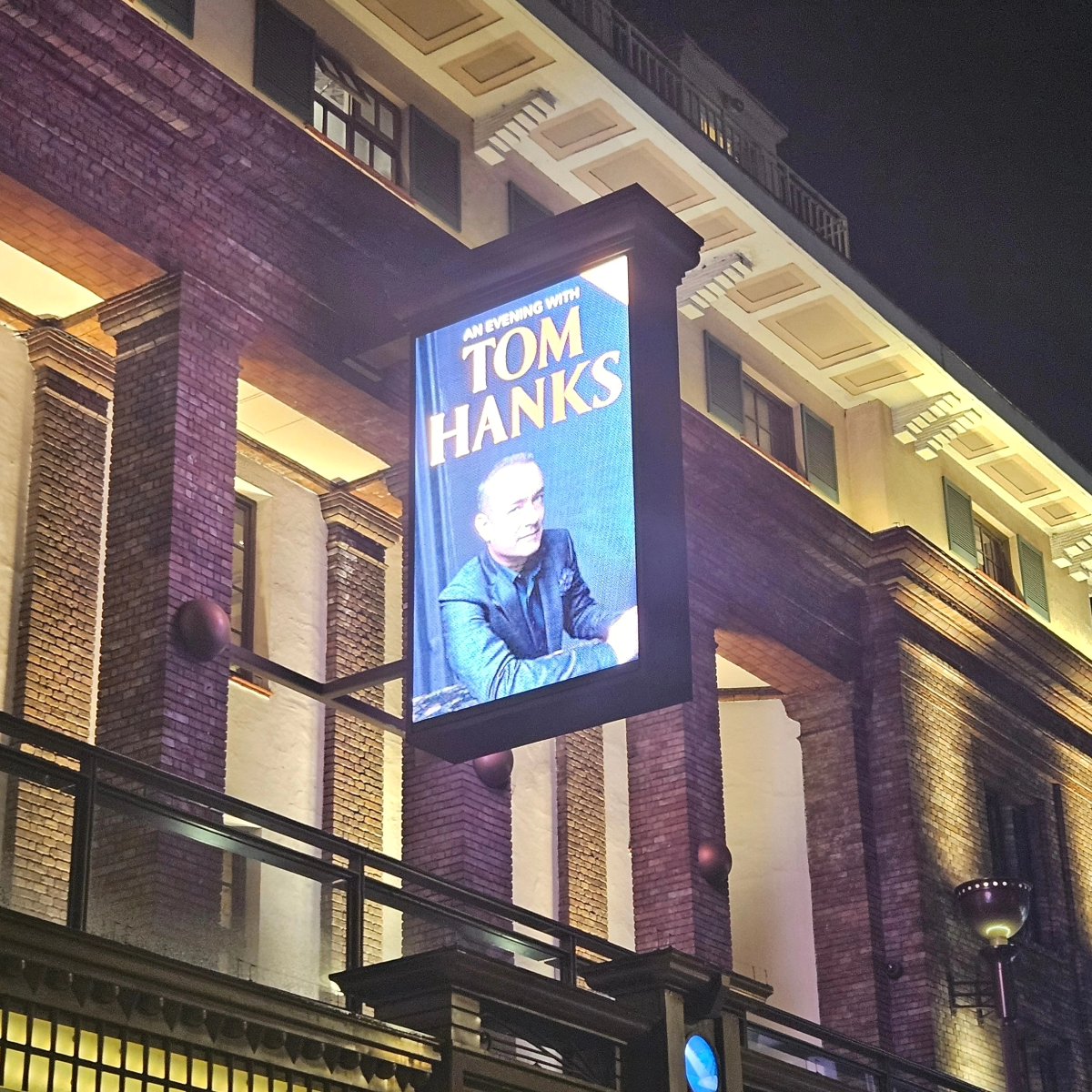 AngelaWard🖋 tweet media