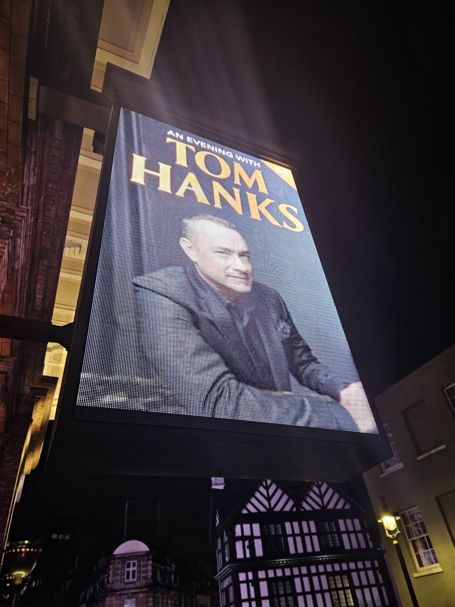 AngelaWard🖋 tweet media