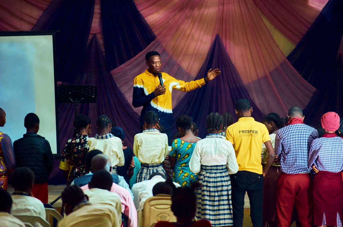 IkpeGodwinJosh2's tweet image. Some Pictorial excerpts from our just concluded Gonin-Gora Secondary School Outreach in Kaduna State. We had 6 schools in attendance...

Souls were won for Christ, hearts were set afire for God, Minds were enlightened and there was paradigm shifts.

#Revival #Fire