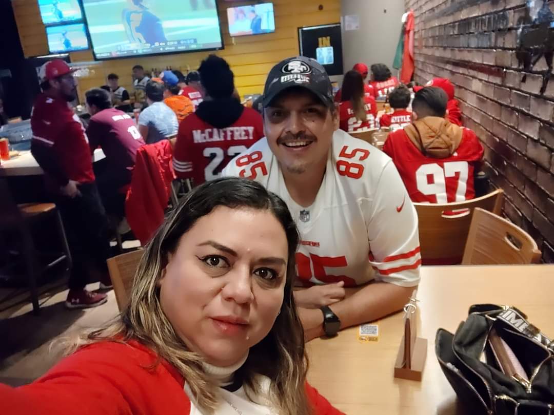 49ersQueretaro's tweet photo. Así la afición Niner en Querétaro!!! #FTTB https://t.co/aCHu8rdqzn