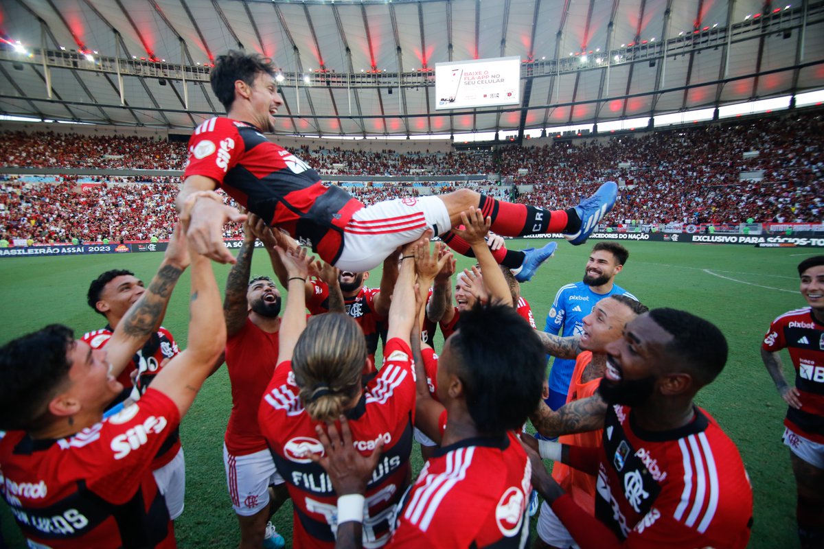 Flamengo's tweet photo. Quero chorar o seu choro
Quero sorrir seu sorriso
VALEU POR VOCÊS EXISTIREM, @RCaio03 E @filipeluis! ❤🖤❤🖤❤🖤

📸 Gilvan de Souza / CRF
#VamosFlamengo #CRF https://t.co/ypvddqdSWg