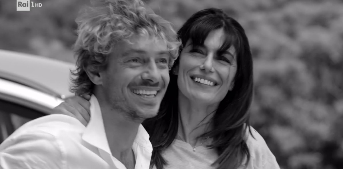 addictedtolese2's tweet photo. lea e marco>>>
ho sempre amato queste scene, probabilmente perché sono quelle in cui loro due come coppia sono più felici e senza problemi
#LeaINostriFigli #Lea2 https://t.co/iTlhnDiDnf