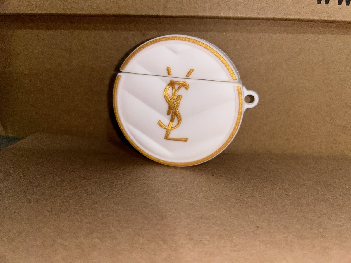 DG_Inspections's tweet photo. Designer inspired AirPod cases checkout our collection here —> https://t.co/ZhR5pCcm2s
Use code “December” to receive 15% off 
#Designer #Airpod #Gucci #YSL #LOUIS_VUITTON #ChrstianDior https://t.co/RJfN87UqJG