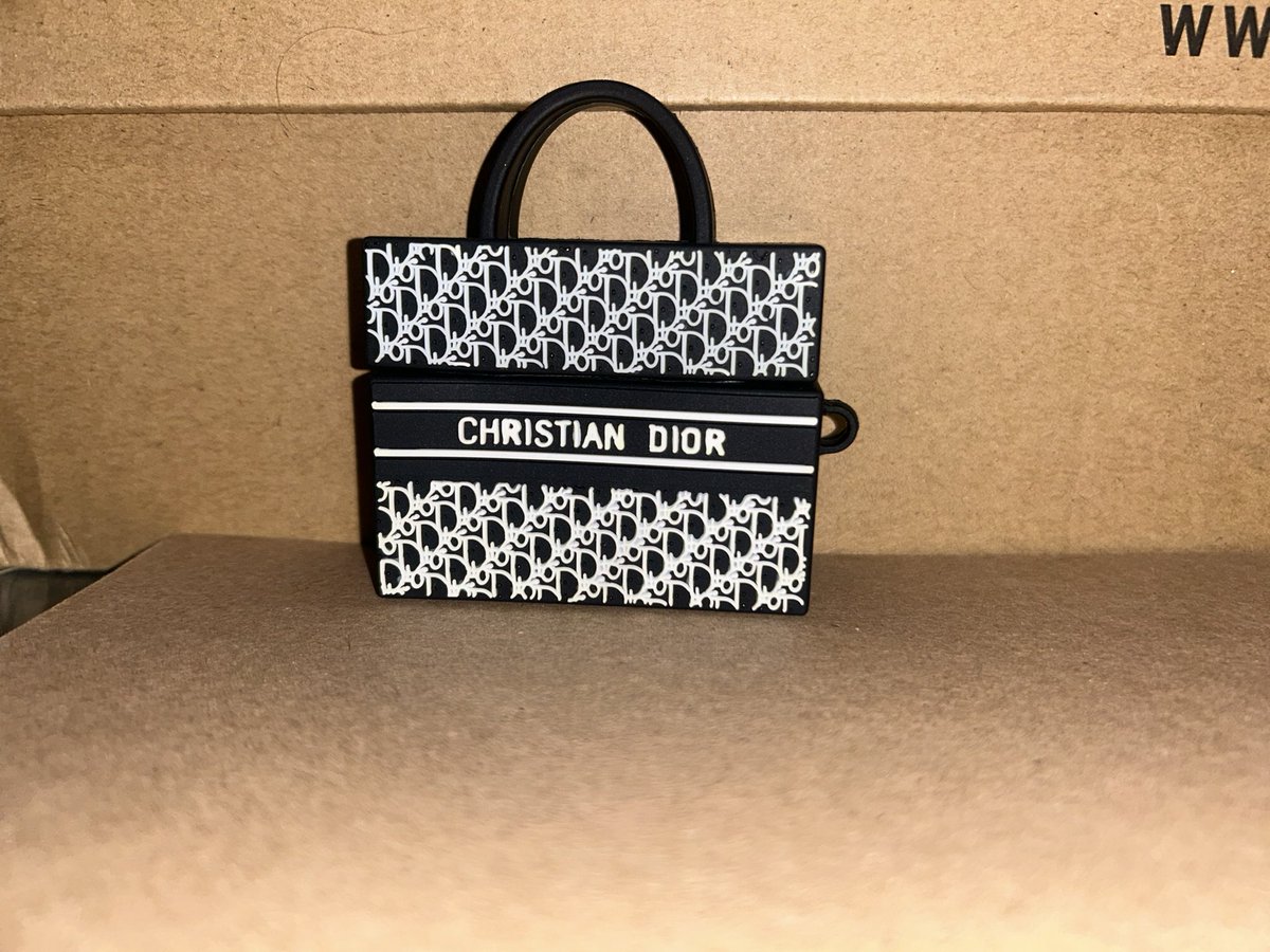 DG_Inspections's tweet photo. Designer inspired AirPod cases checkout our collection here —> https://t.co/ZhR5pCcm2s
Use code “December” to receive 15% off 
#Designer #Airpod #Gucci #YSL #LOUIS_VUITTON #ChrstianDior https://t.co/RJfN87UqJG