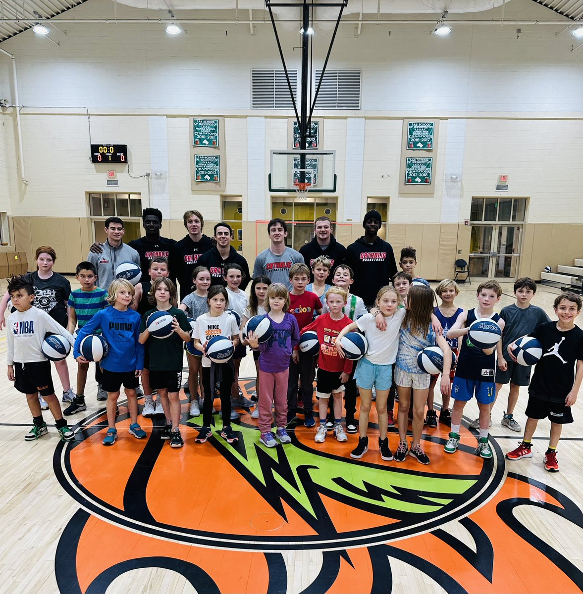 1on1Basketball's tweet photo. Great way to end the weekend with @CatholicU_MBB players coaching and helping our U9 Winter League #rolemodels #mentors https://t.co/IXOAWztw2s