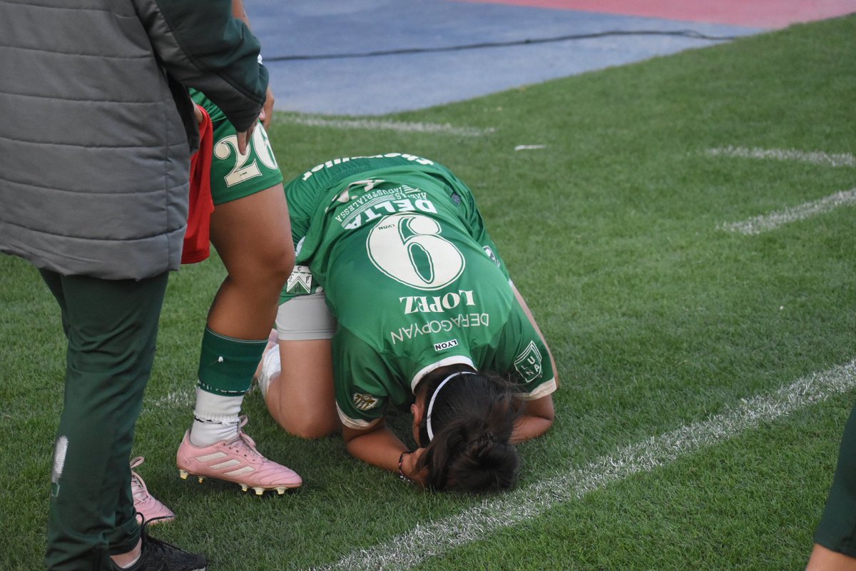 FerroFemenino's tweet photo. ¡¡𝘼 𝙎𝙀𝙈𝙄𝙁𝙄𝙉𝘼𝙇𝙀𝙎!! 🔥

Con gol de Alicia Zaracho, #Ferro derrotó 1-0 a San Lorenzo en condición de visitante y sacó pasaje a las semifinales de la #CopaYPF 🏆

🔜 Boca Juniors

#VivíFerro 💚
#VamosVerdolagas 🇳🇬 https://t.co/Y3krNM6irg